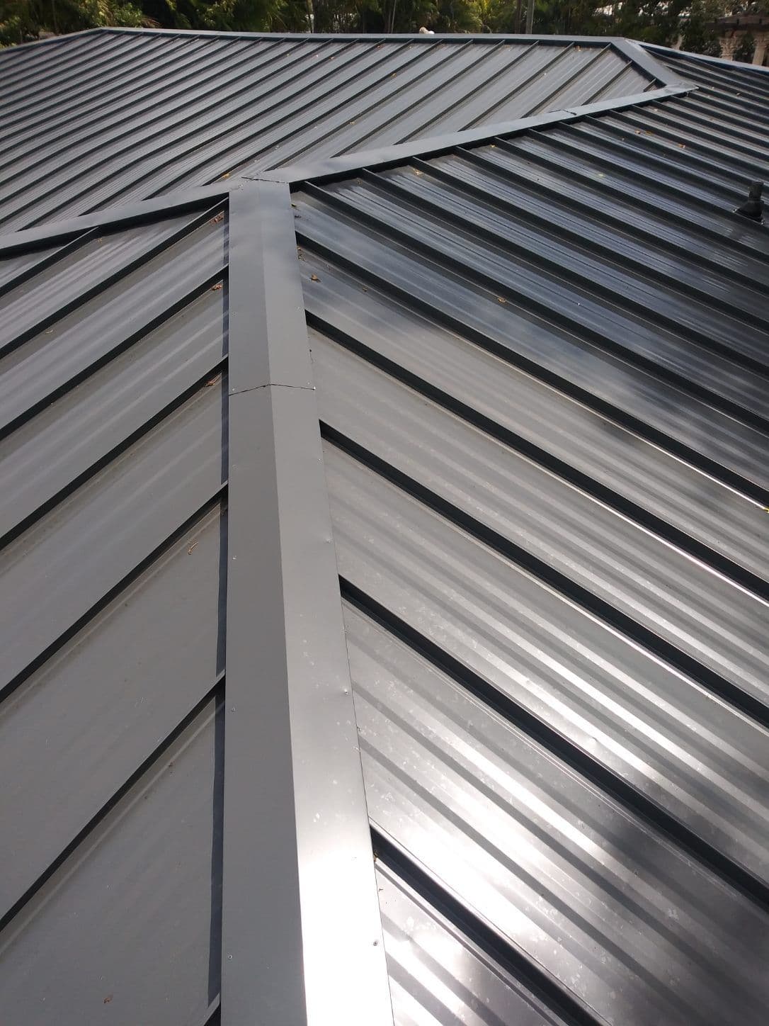 Gallery photos for Modern Metal Roofing Solutions for Stylish Homes: Image #2
