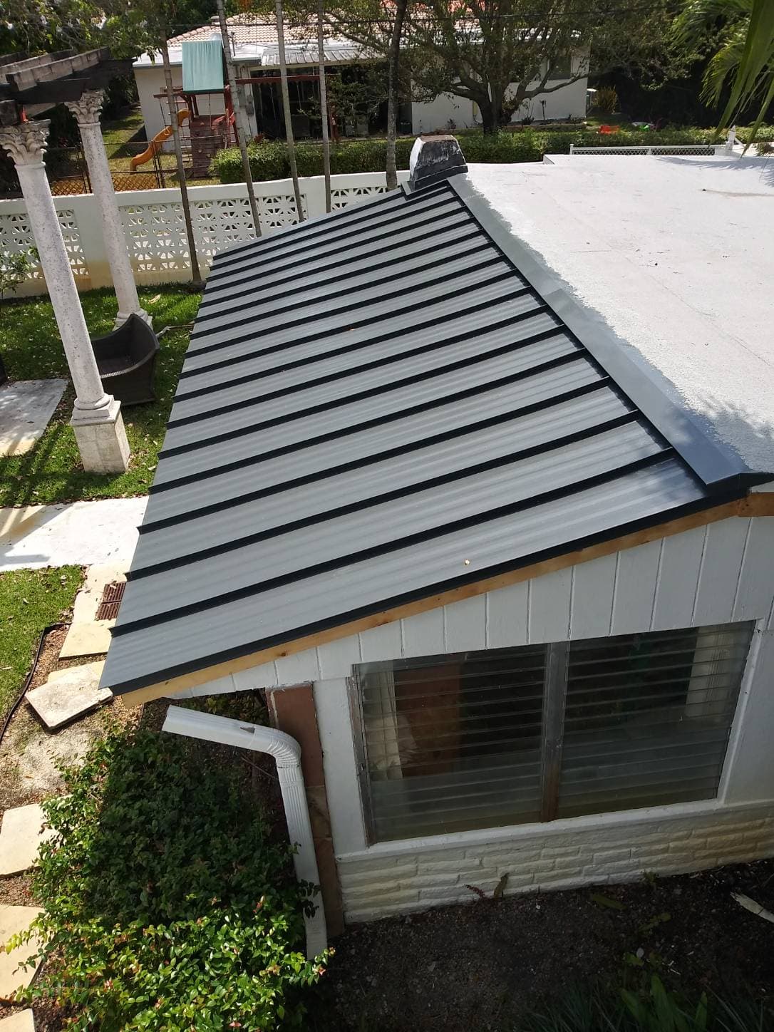 Gallery photos for Modern Metal Roofing Solutions for Stylish Homes: Image #3