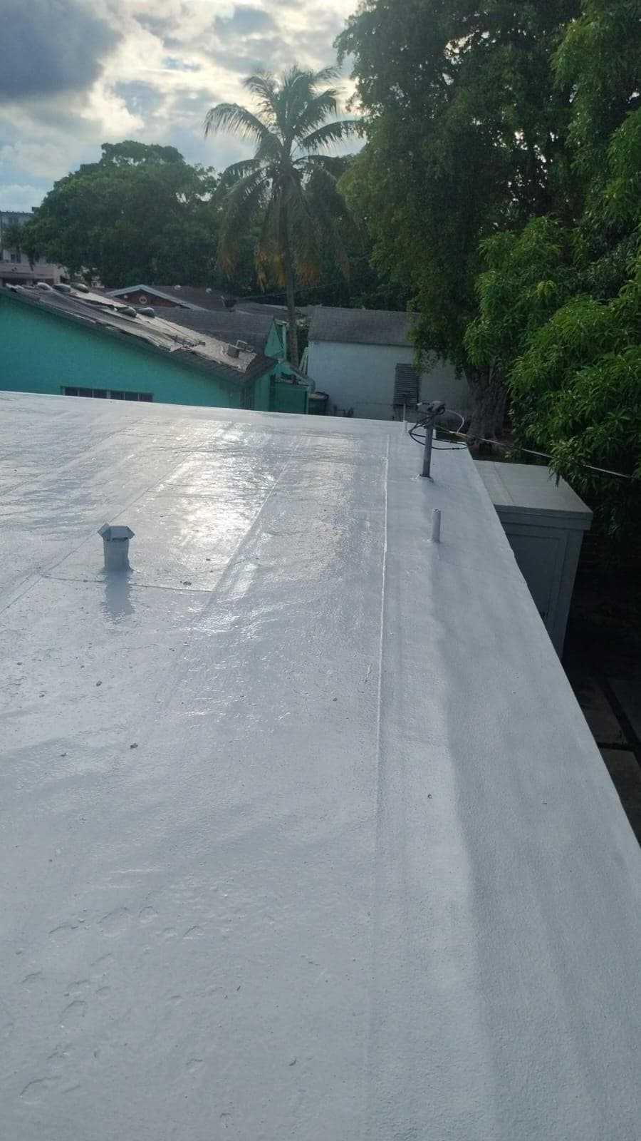 Gallery photos for Stunning White Roof Coating for Long-Lasting Protection: Image #1